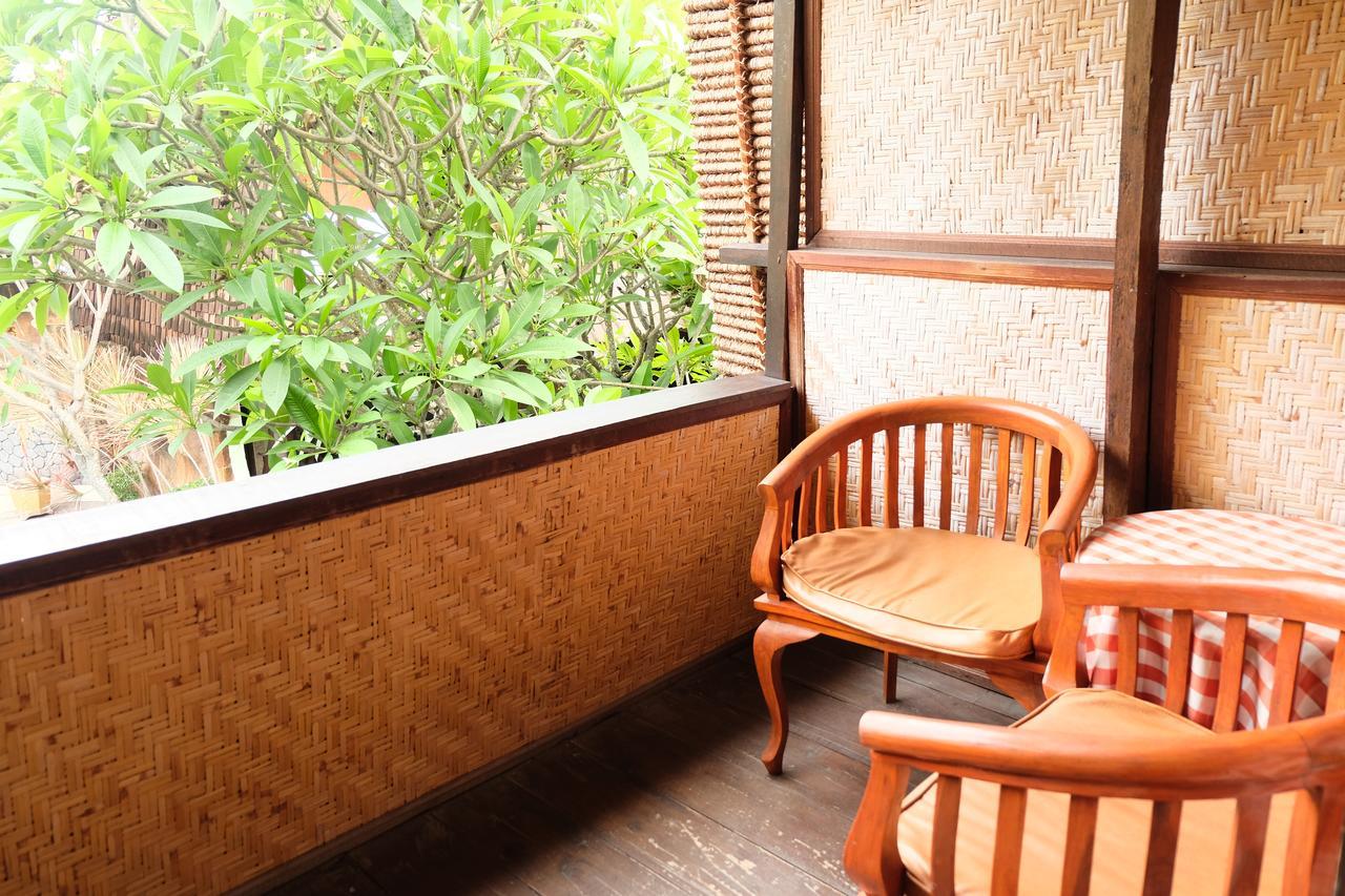Kerti Beach Bungalow And Restaurant Padangbai  Eksteriør billede