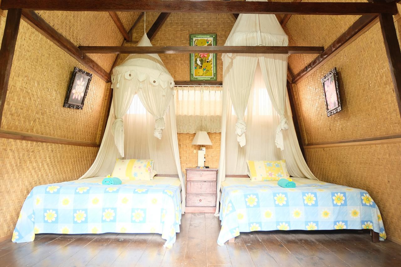 Kerti Beach Bungalow And Restaurant Padangbai  Eksteriør billede