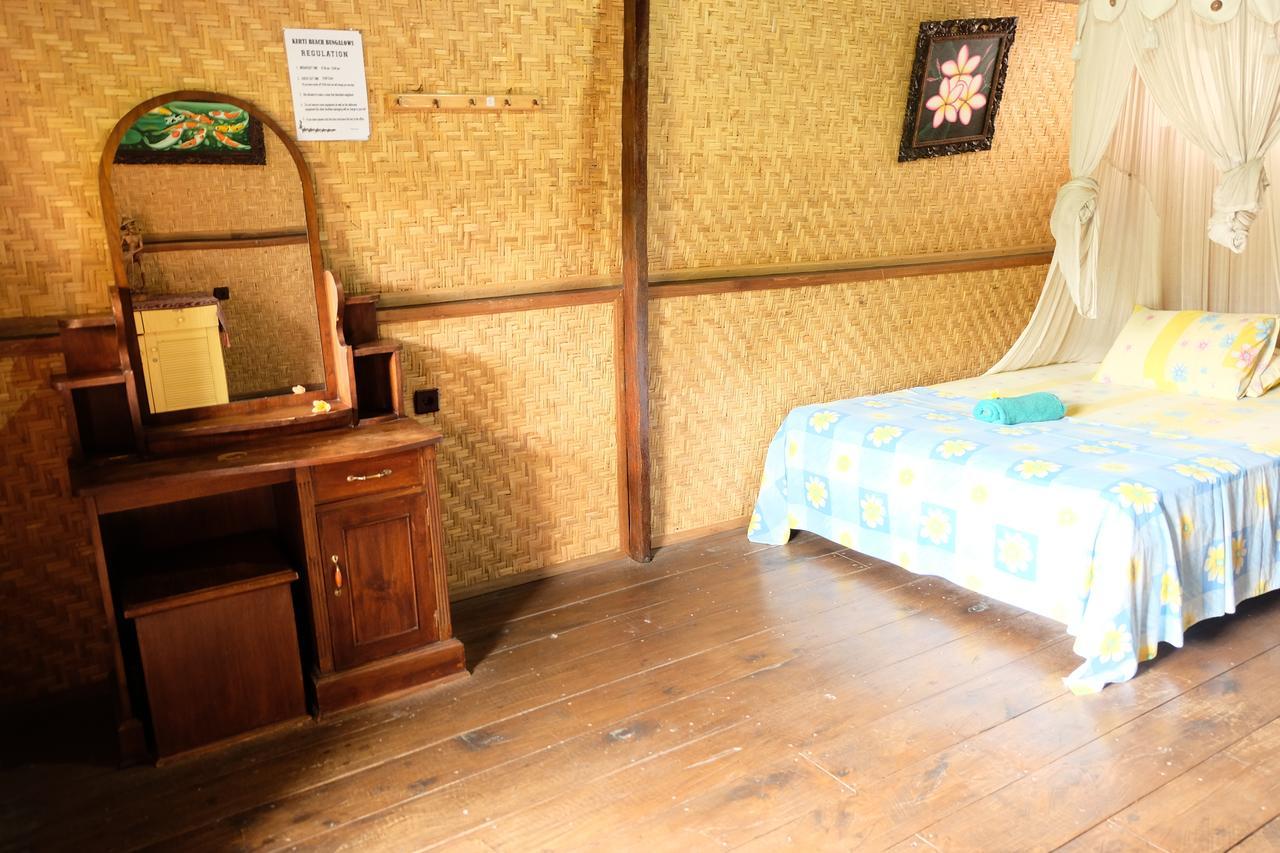 Kerti Beach Bungalow And Restaurant Padangbai  Eksteriør billede